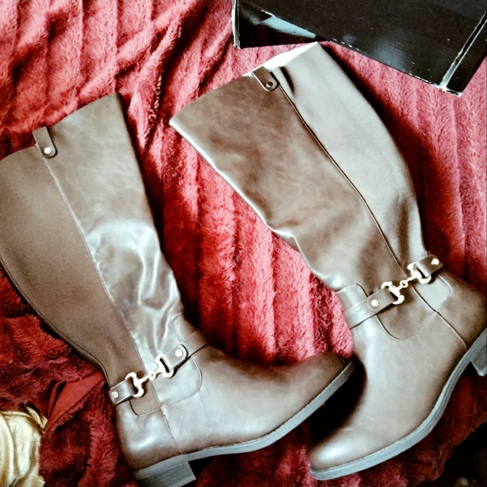 New Brown boots size 10.5